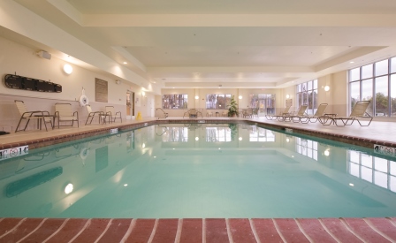 https://www.memorialcoliseum.com/images/Images/Where_to_Stay_Images/HolidayInn/Pool2.jpg